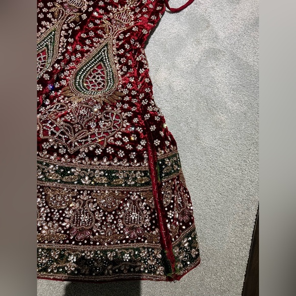 Women’s Velvet Maroon Wedding / Reception Lengha - 3 piece brand new - Picture 14 of 15